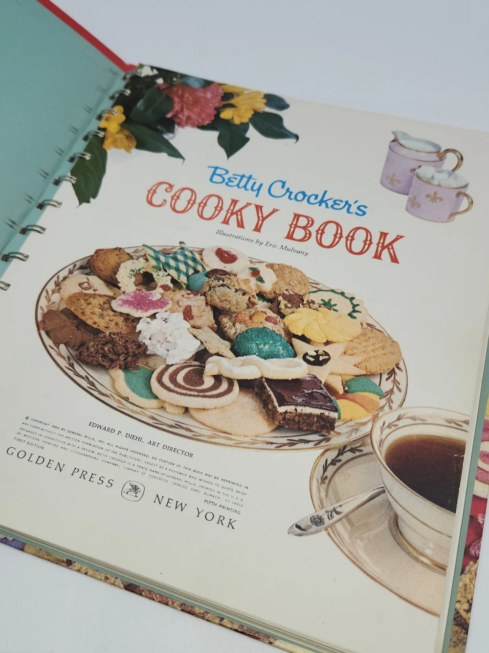 Vintage Cookie Recipes Betty Crocker Cooky Book - Bright Red Cookie Cover